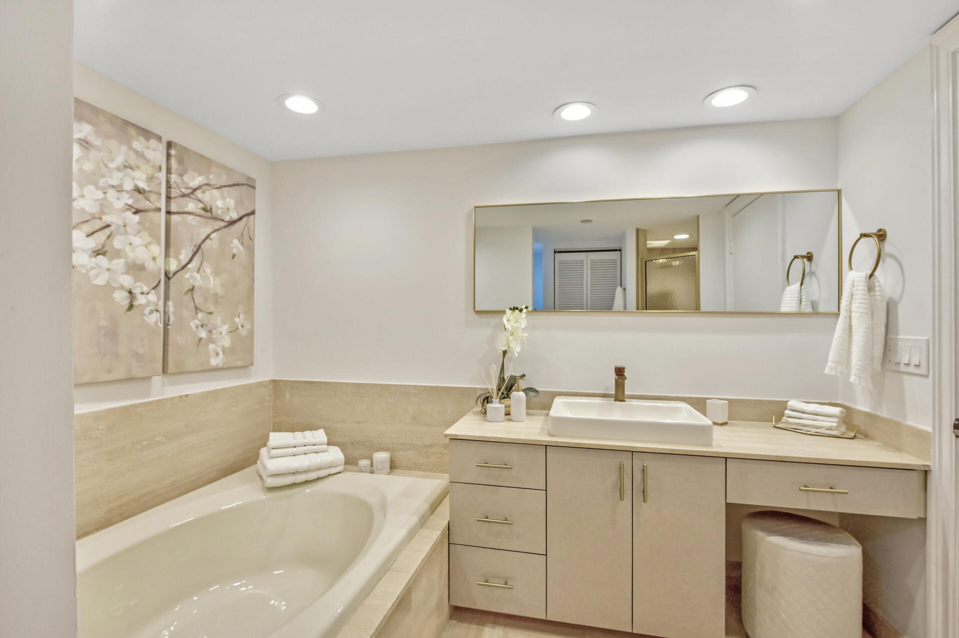4101 North Ocean Boulevard, Unit 1008 Boca Raton, FL 33431 - Photo 20 of 41 Master Bath