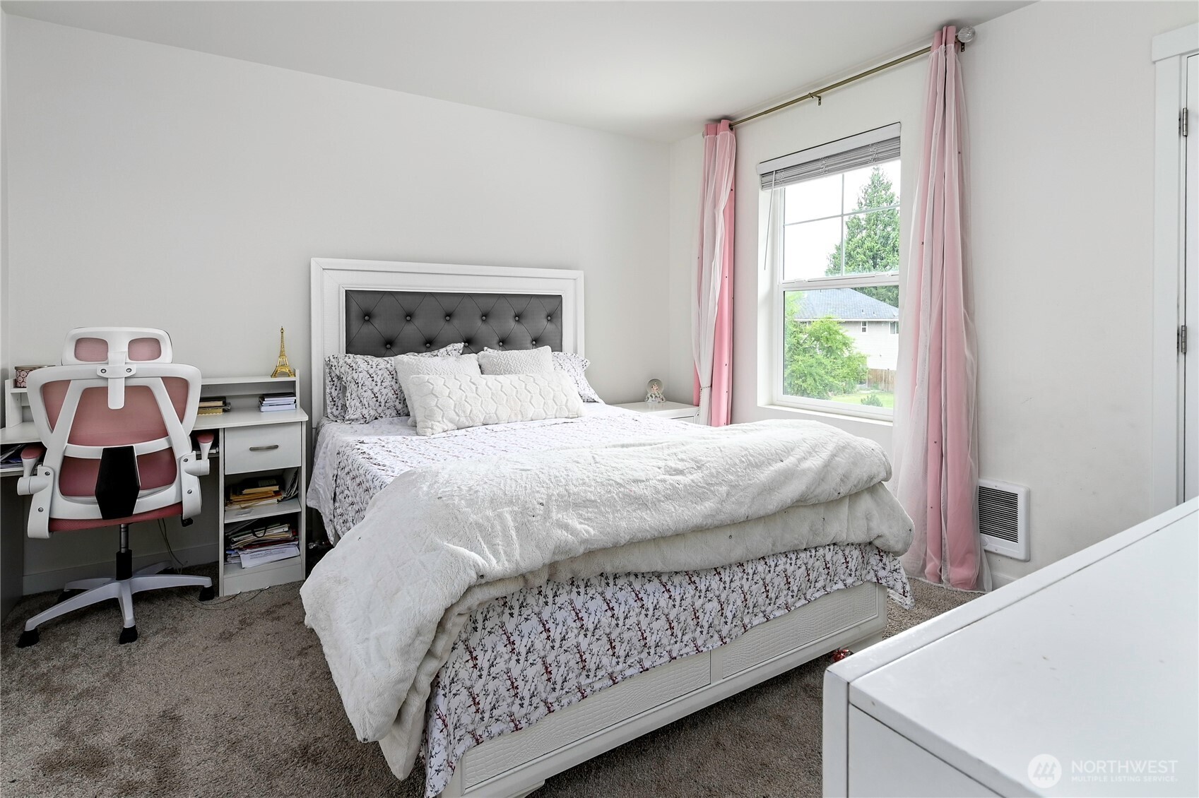 11512 3rd Place West, Unit B Everett, WA 98204 - Photo 14 of 26