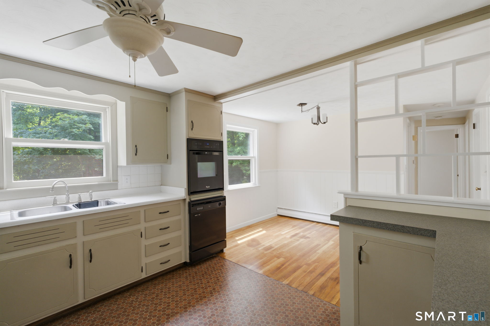 6 Madison Road Enfield, CT 06082 - Photo 17 of 36