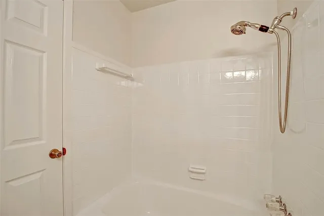 $2,500 | 5446 Jason Street, Houston, TX 77096