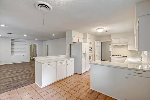 $2,500 | 5446 Jason Street, Houston, TX 77096