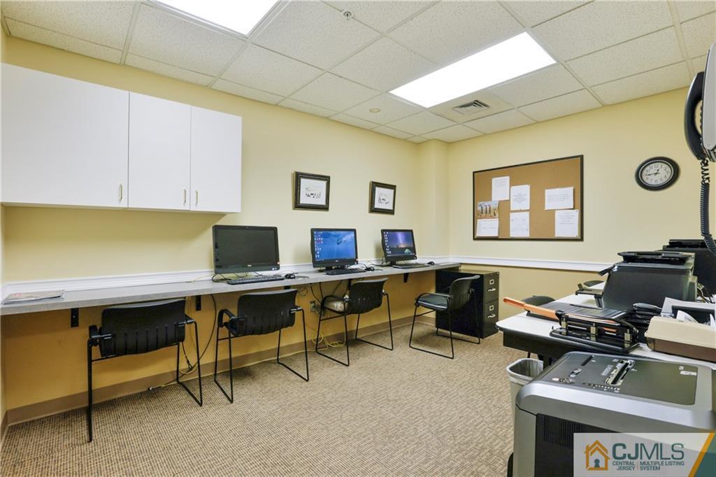 2126 Windrow Drive Plainsboro, NJ 08540 - Photo 23 of 32 a workspace with furniture