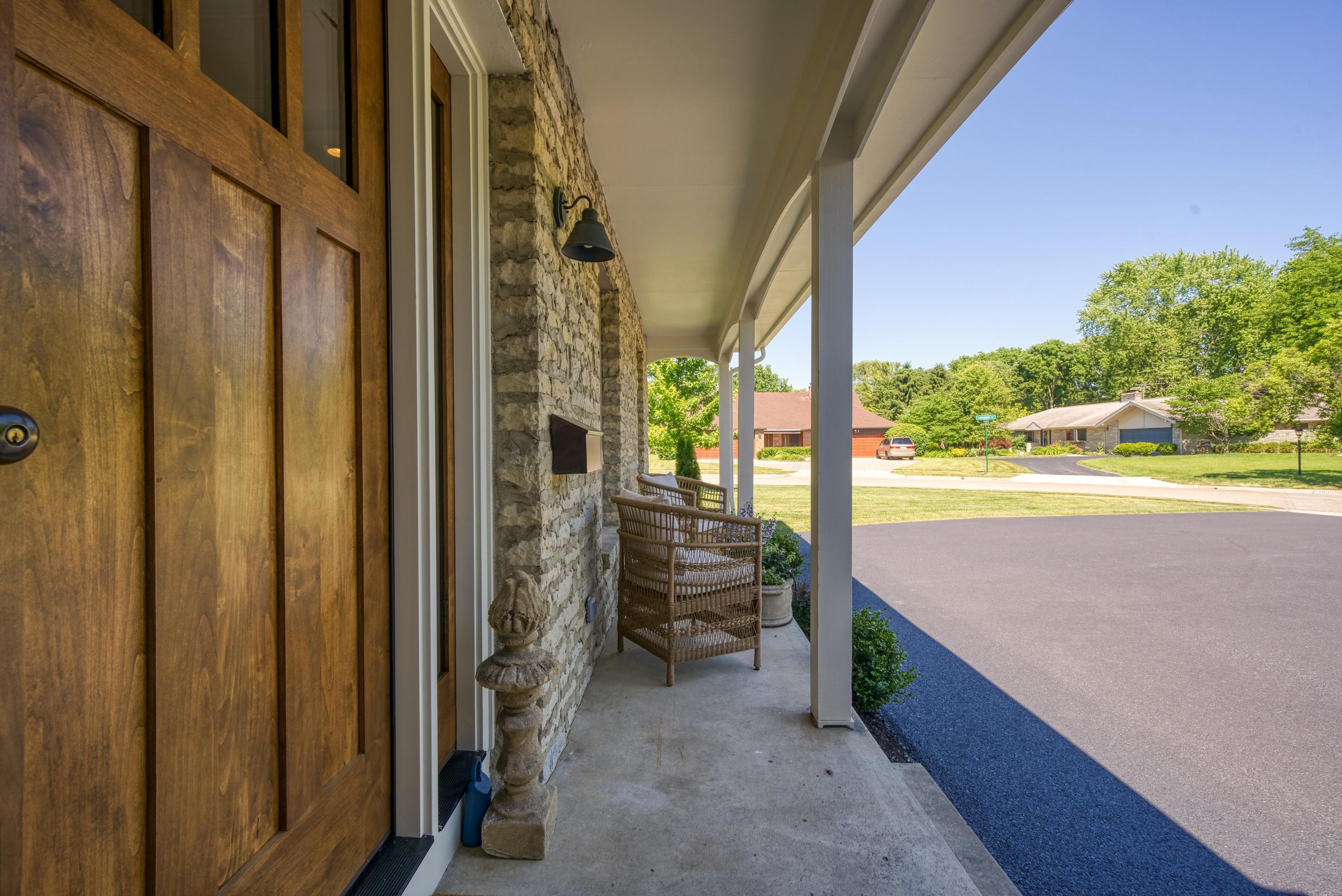 2787 Elginfield Road Columbus, OH 43220 - Photo 12 of 102 Gallery Image 12