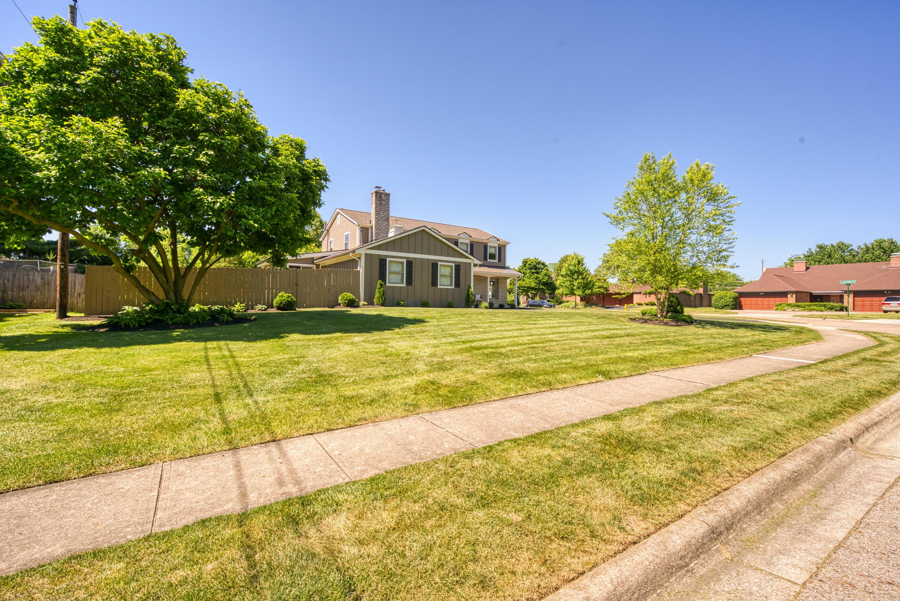 2787 Elginfield Road Columbus, OH 43220 - Photo 6 of 102 Gallery Image 6