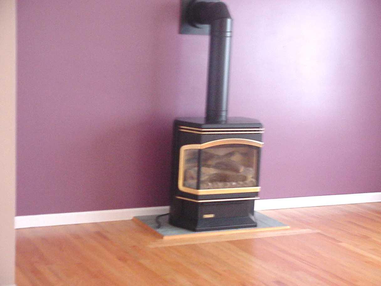 613 East New Lenox Road Pittsfield, MA 01201 - Photo 2 of 8 living