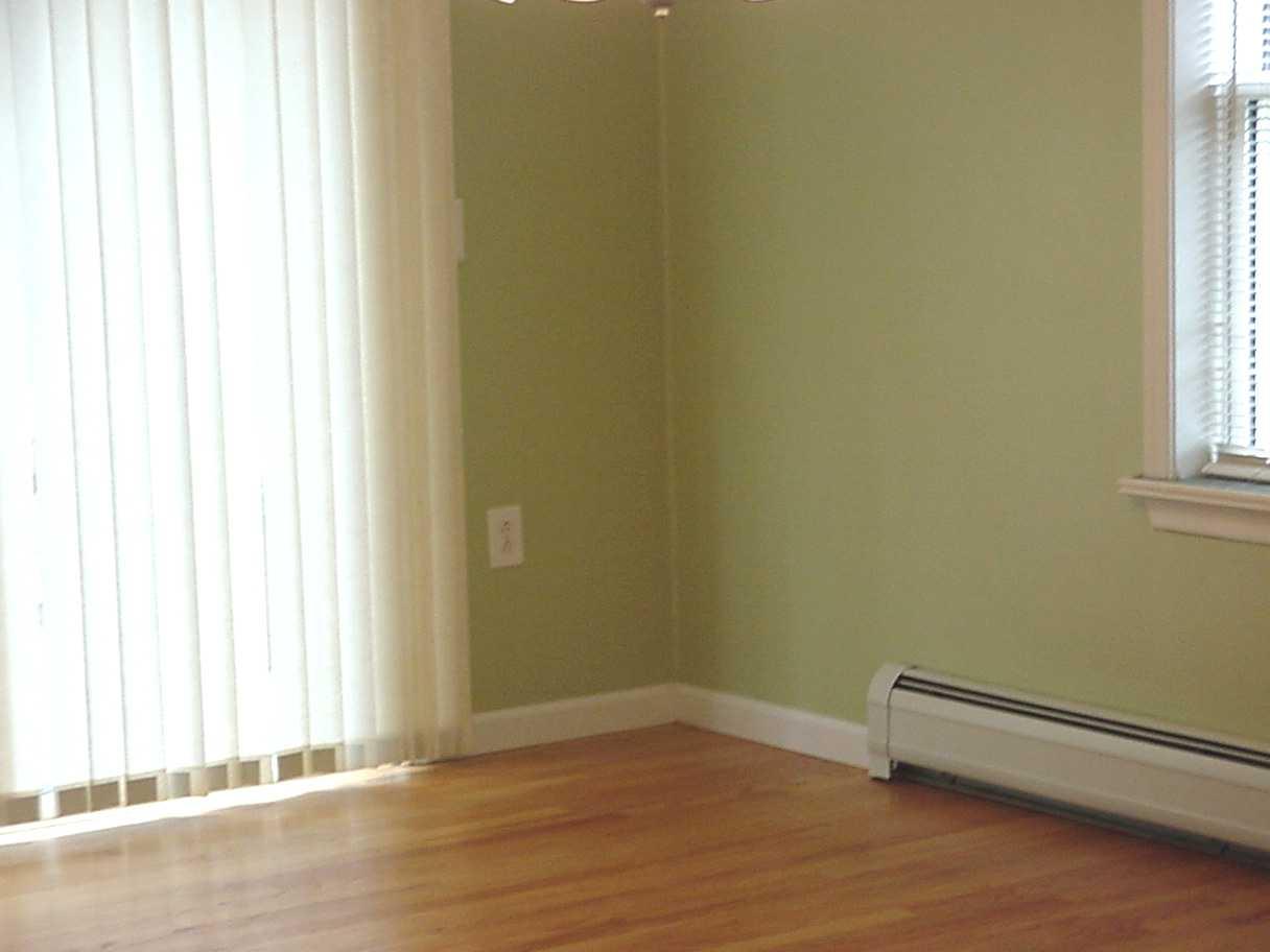613 East New Lenox Road Pittsfield, MA 01201 - Photo 3 of 8 family