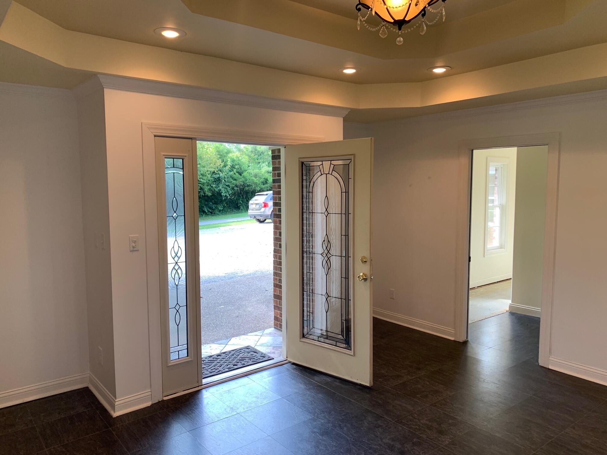 795 Waterworks Road Danville, KY 40422 - Photo 7 of 33 795 Waterworks foyer