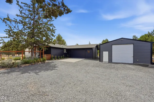 $565,000 | 8120 Southwest Shad Road, Terrebonne, OR 97760