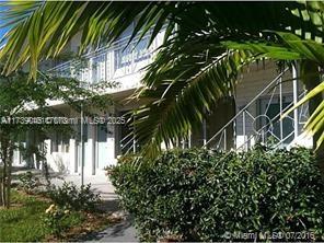 801 15th Street, Unit 109 Miami Beach, FL 33139 - Photo 2 of 9 a backyard of a house with lots of green space