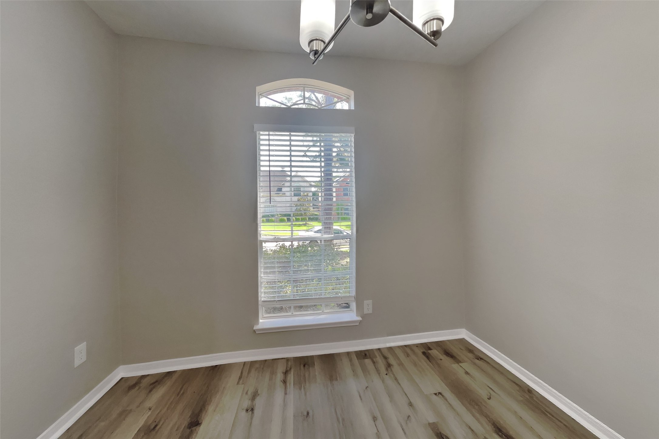 14918 Laytham Lane Sugar Land, TX 77498 - Photo 8 of 32