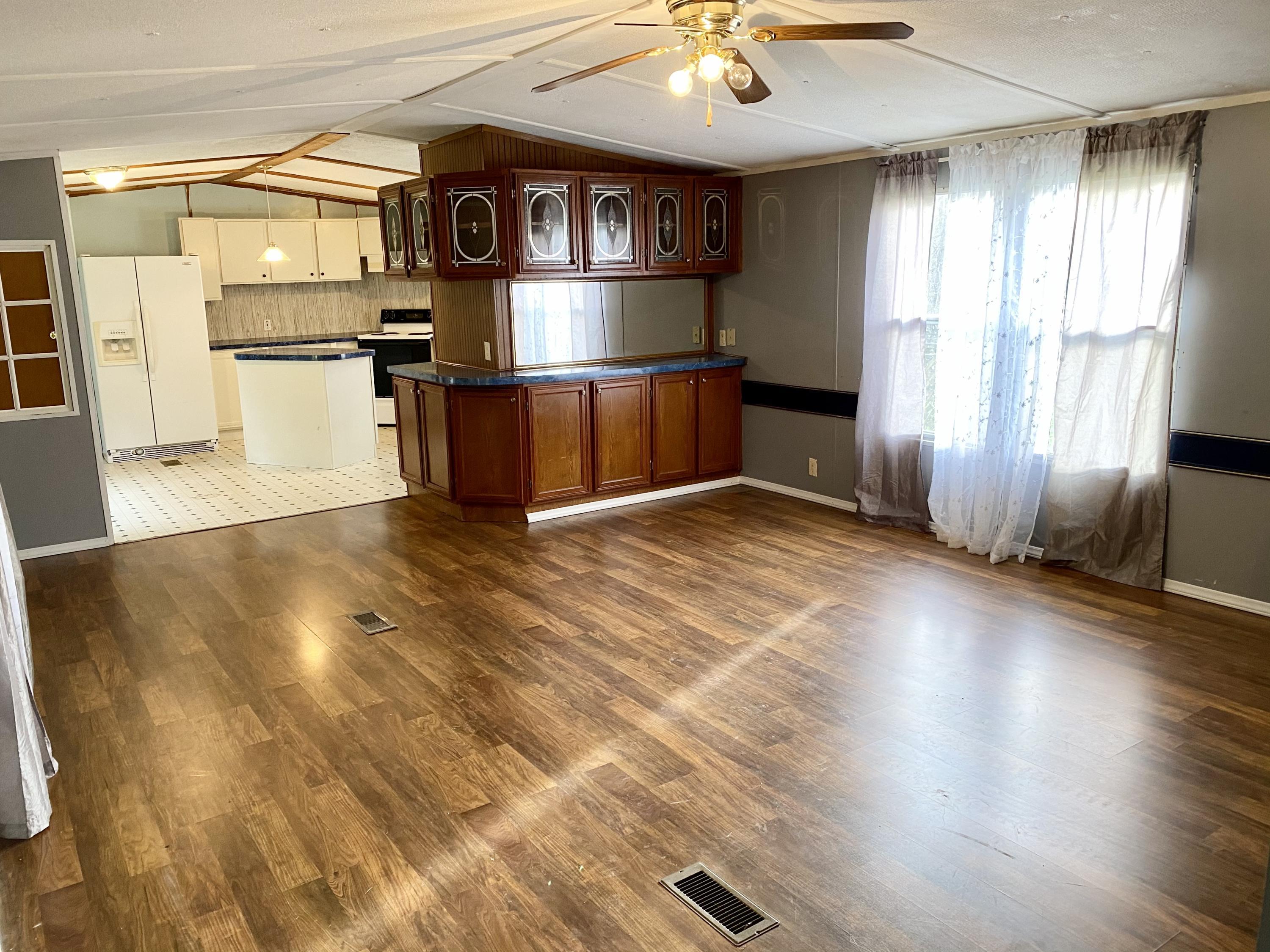 1046 Highway 1470 Strunk, KY 42649 - Photo 12 of 20 7EEF6D4A-DDDF-457D-B265-4D219561487C<|><
