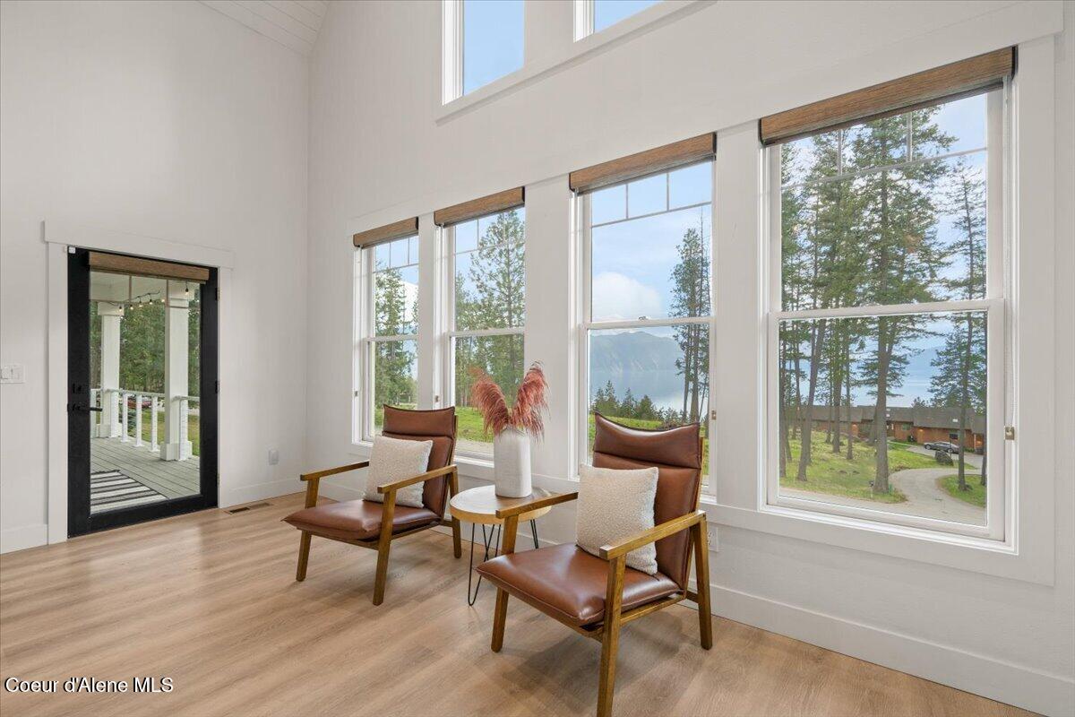 357 East David Thompson Road Hope, ID 83836 - Photo 13 of 47 026-Sitting Area