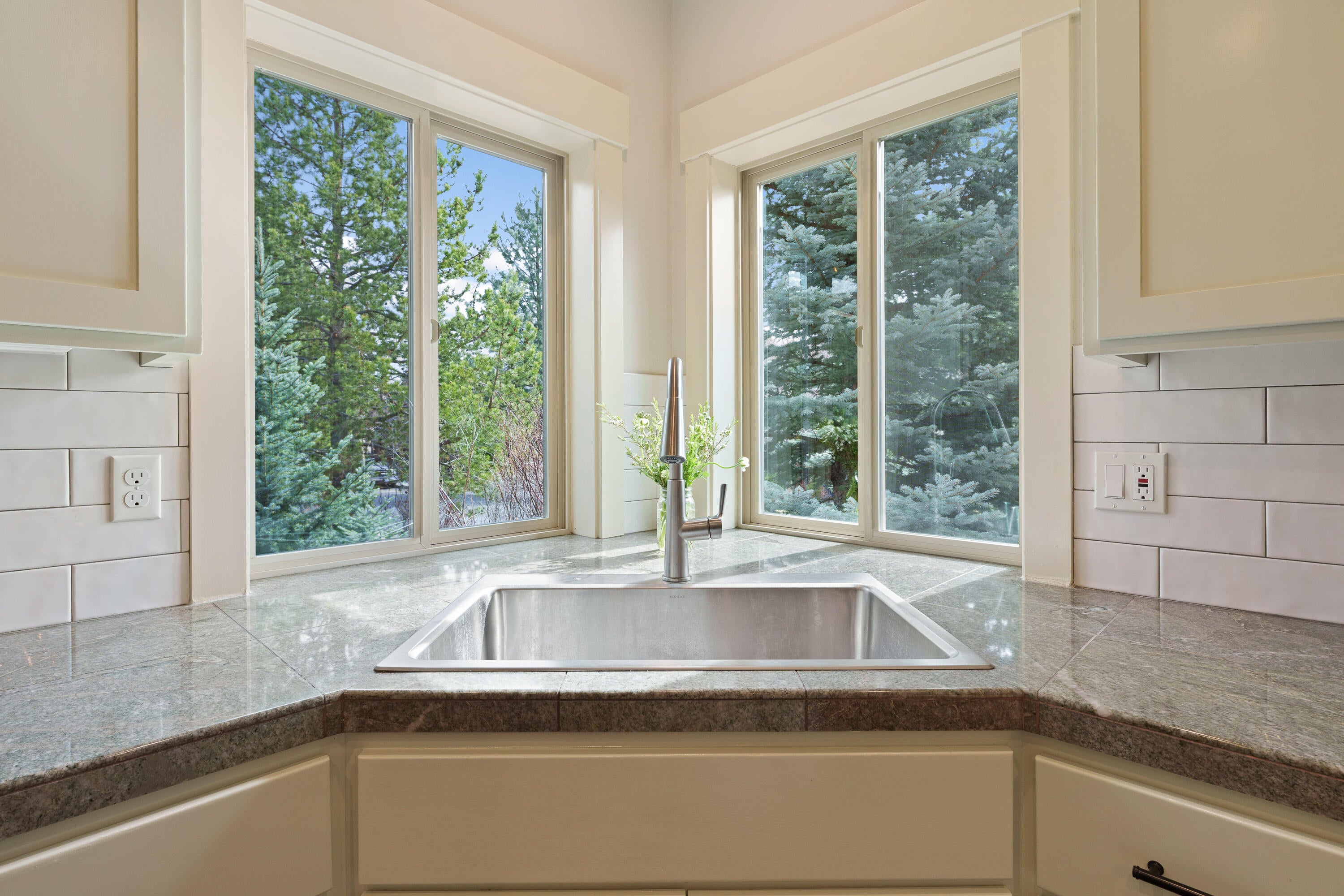 61461 Linton Loop Bend, OR 97702 - Photo 11 of 49 DSC01880