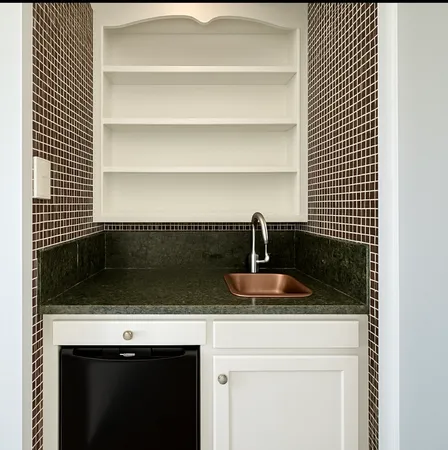 a close view of sink and tap