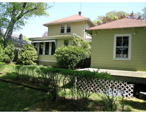 41 Longwood Road Quincy, MA 02169 - Photo 3 of 8 Gallery Image 3