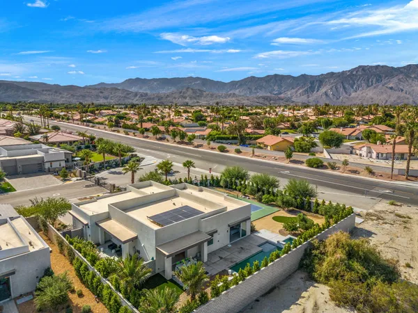 $1,400,000 | 2 Iridium Way, Rancho Mirage, CA 92270