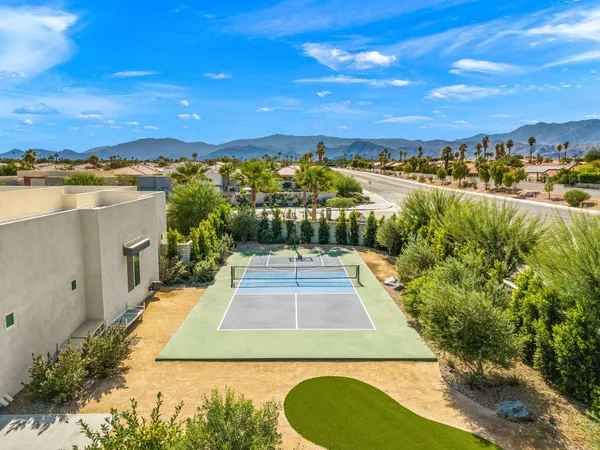 $1,400,000 | 2 Iridium Way, Rancho Mirage, CA 92270