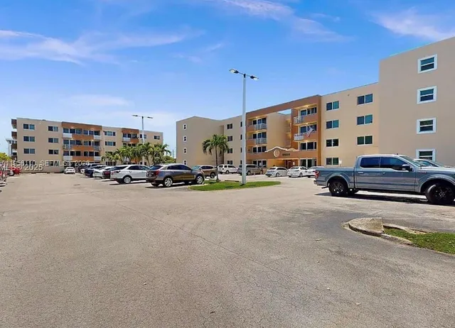 $215,000 | 8050 Northwest 8th Street, Unit 1407, Miami, FL 33126