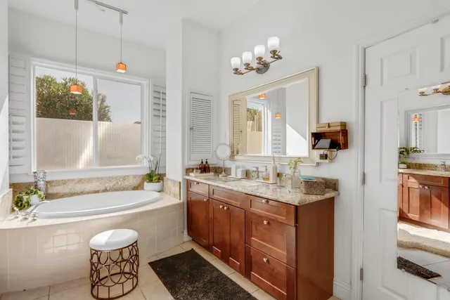 $854,958 | 260 Vista Creek Circle, Sacramento, CA 95835