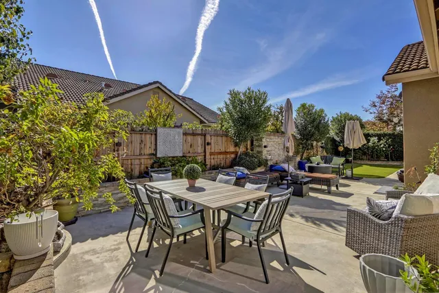 $854,958 | 260 Vista Creek Circle, Sacramento, CA 95835