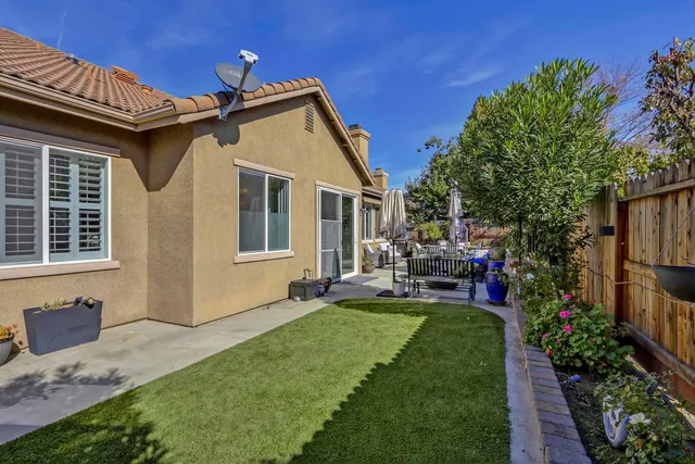 $854,958 | 260 Vista Creek Circle, Sacramento, CA 95835