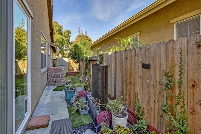 $854,958 | 260 Vista Creek Circle, Sacramento, CA 95835