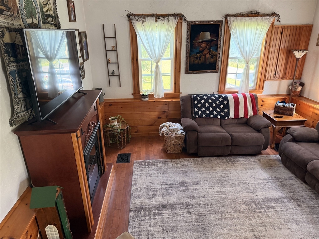 33 Coldbrook Road Oakham, MA 01068 - Photo 4 of 31