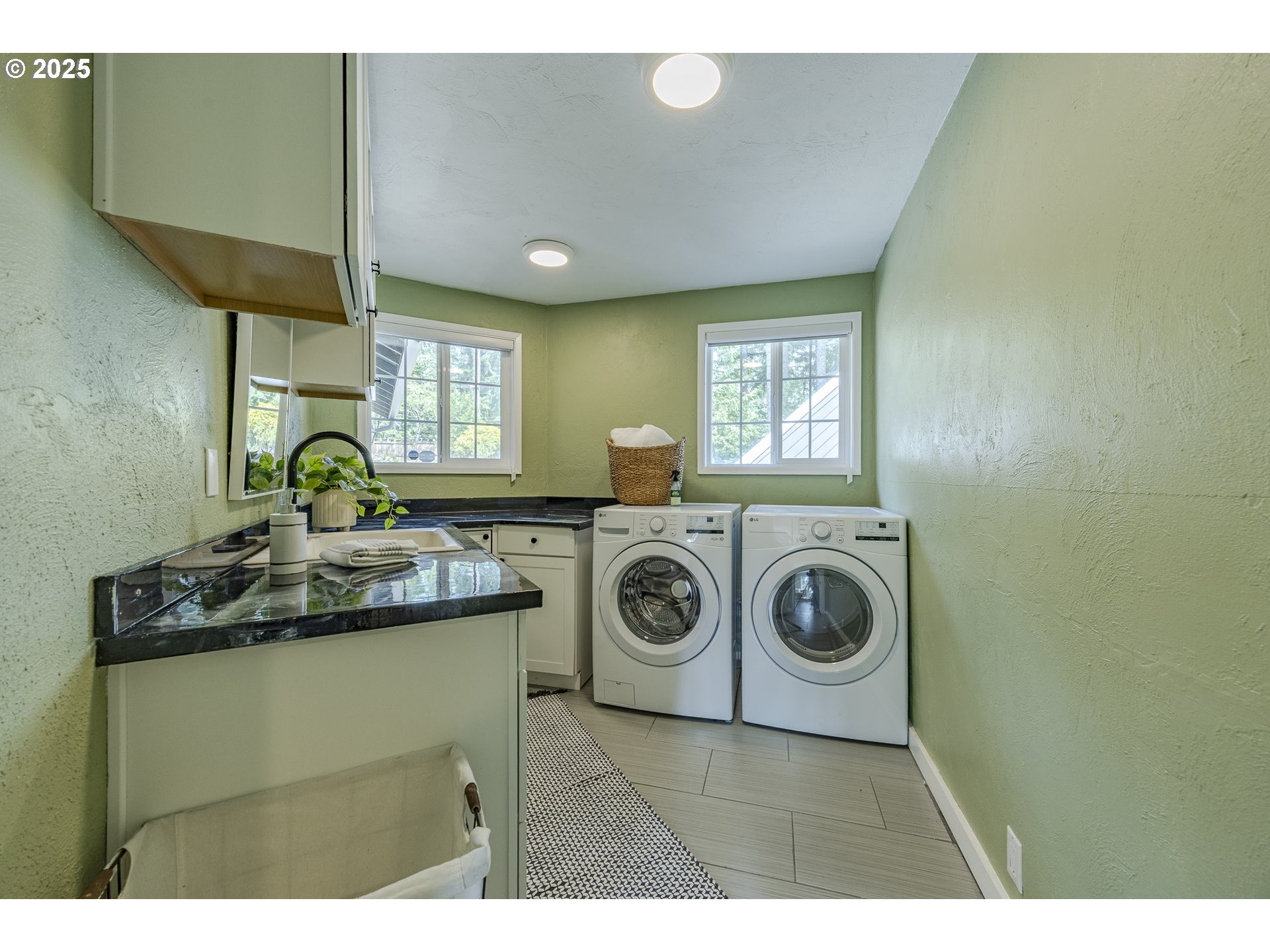 32518 Dillard Road Eugene, OR 97405 - Photo 39 of 45 a utility room with sink dryer and washer