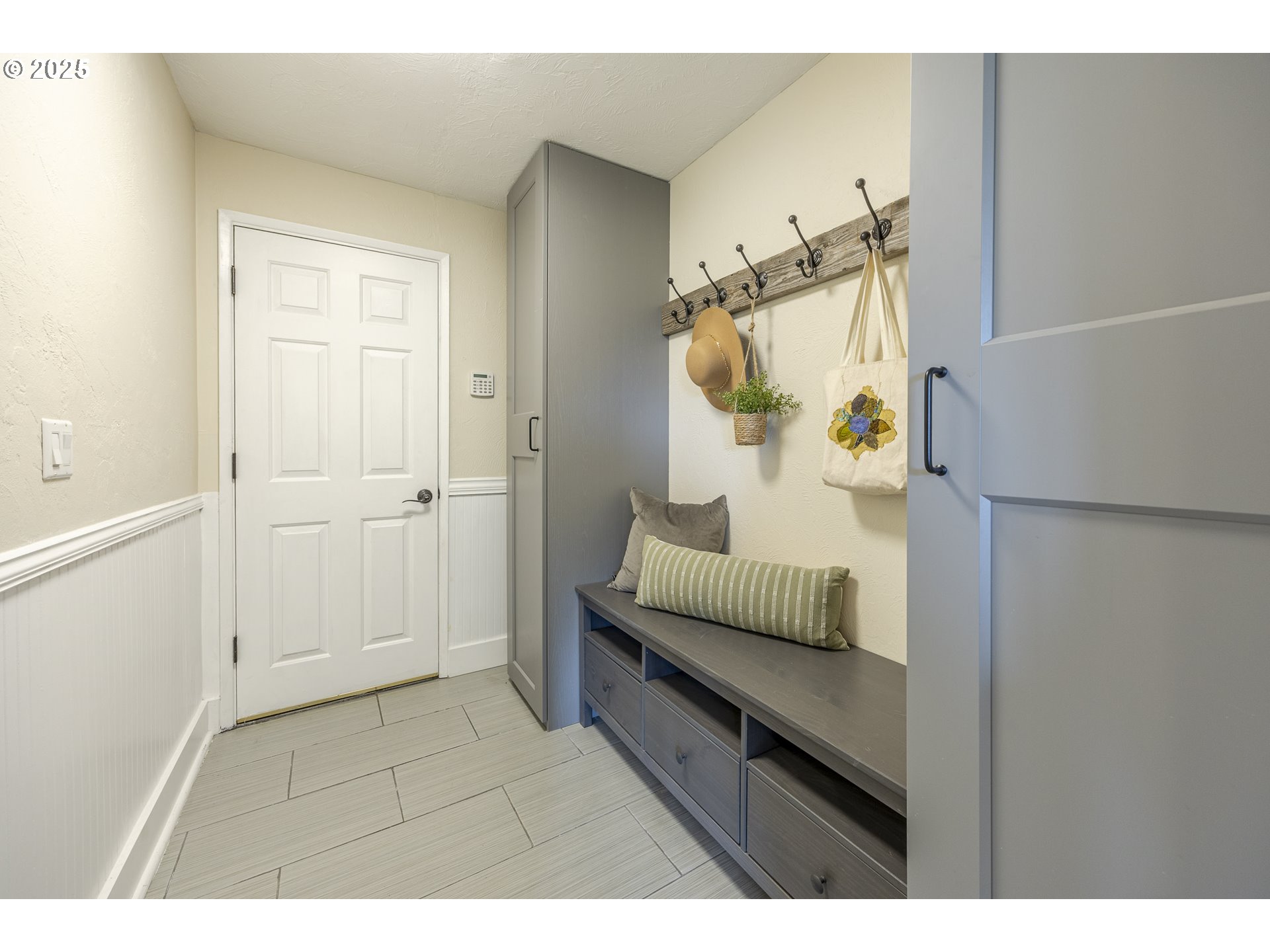 32518 Dillard Road Eugene, OR 97405 - Photo 40 of 45 a bedroom with a bed and a mirror