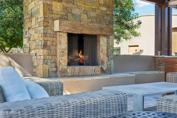 a flower garden with lots of flowers