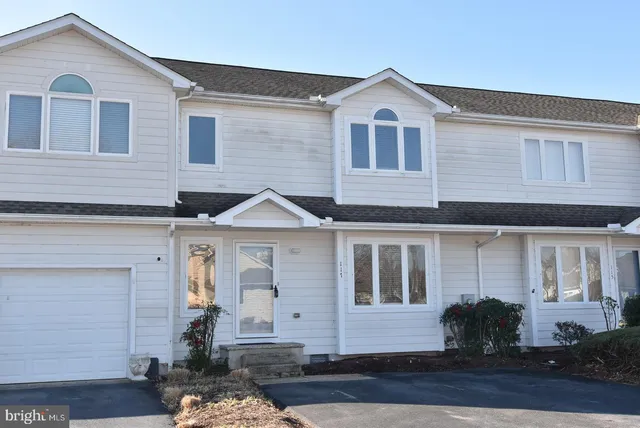 $2,250 | 117 Lakeside Drive, Lewes, DE 19958