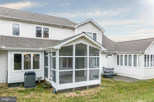 a house view with a outdoor space