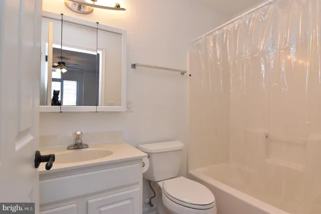 $2,250 | 117 Lakeside Drive, Lewes, DE 19958