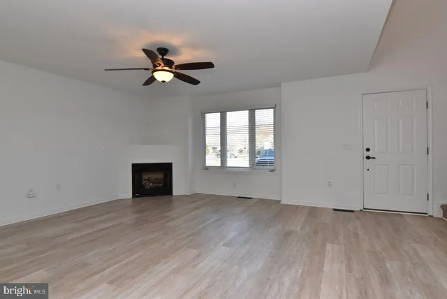 $2,250 | 117 Lakeside Drive, Lewes, DE 19958