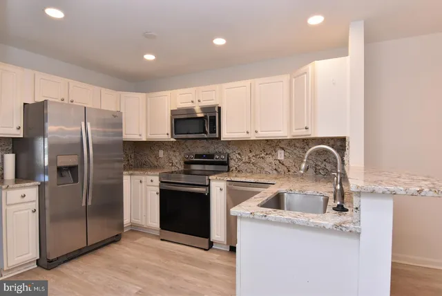 $2,250 | 117 Lakeside Drive, Lewes, DE 19958