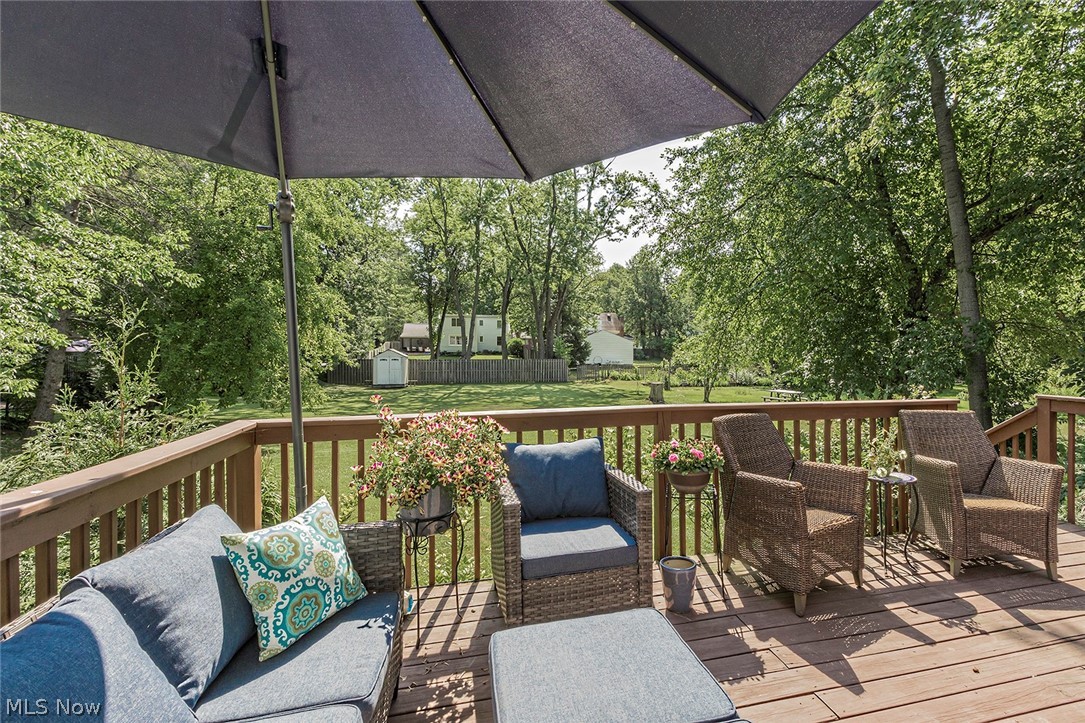 106 Fernwood Road Chagrin Falls, OH 44022 - Photo 22 of 28 Deck