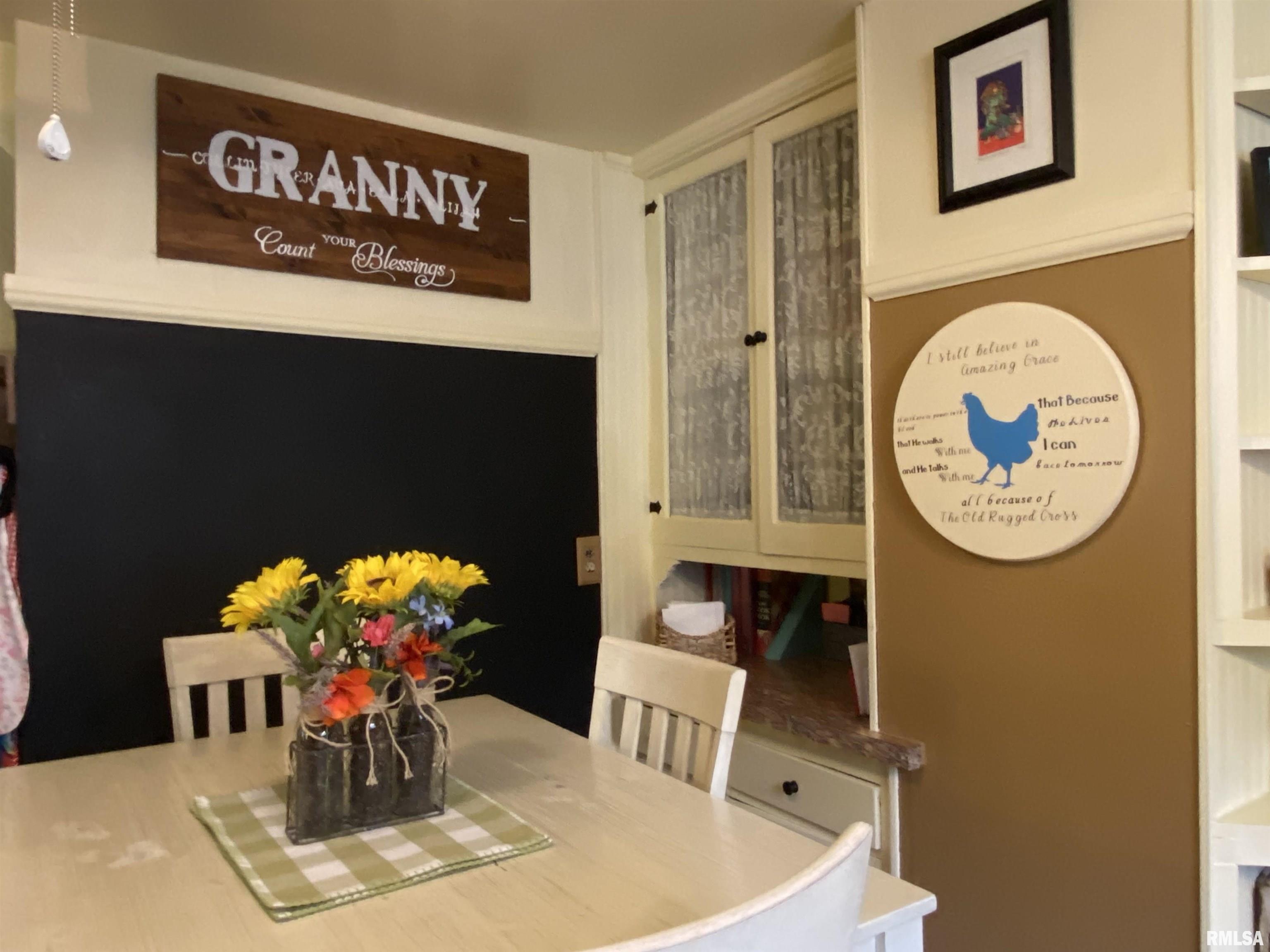 216 West Elliott Avenue Springfield, IL 62702 - Photo 8 of 28 Gallery Image 8