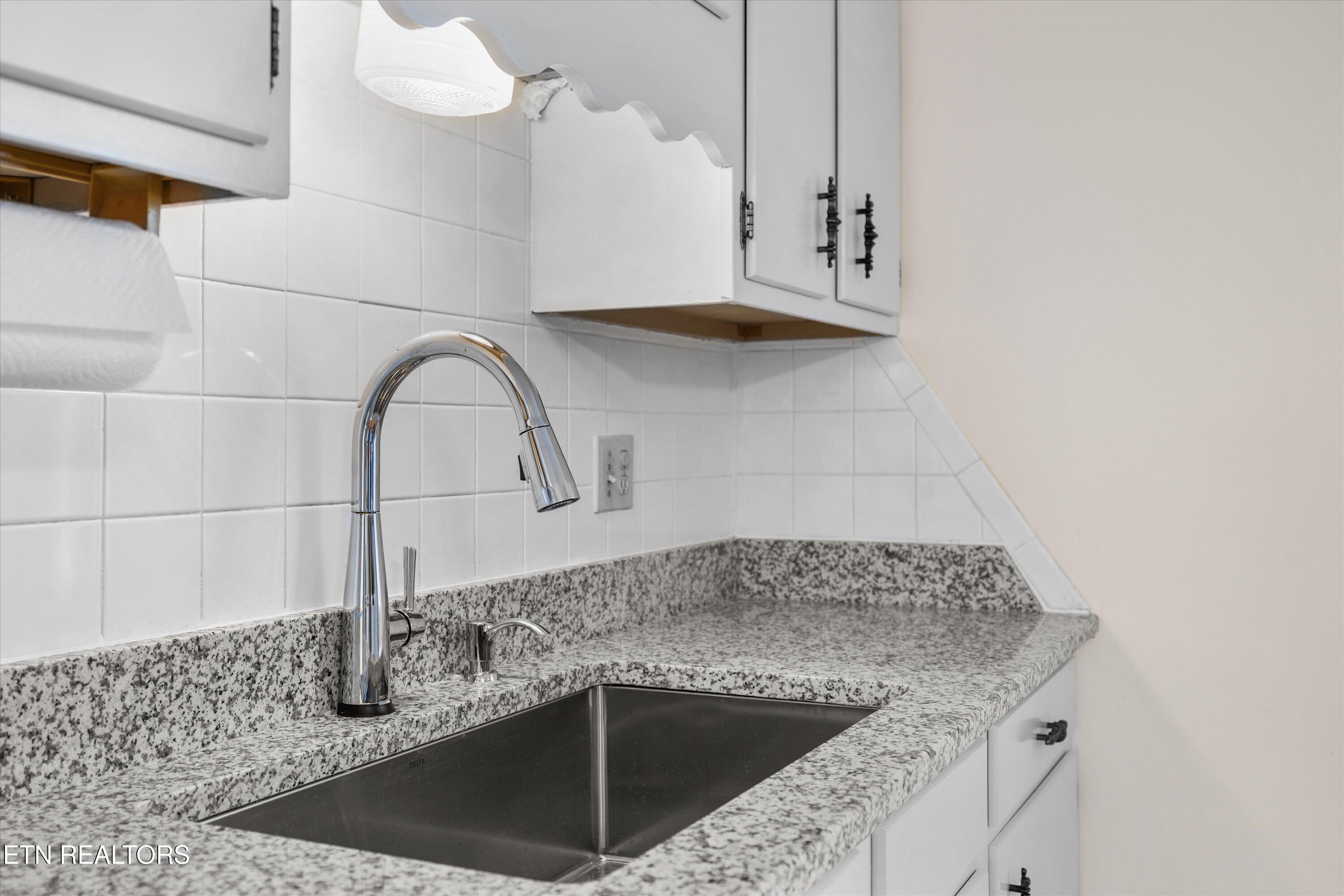 600 Fernwood Road Knoxville, TN 37923 - Photo 14 of 46 Kitchen