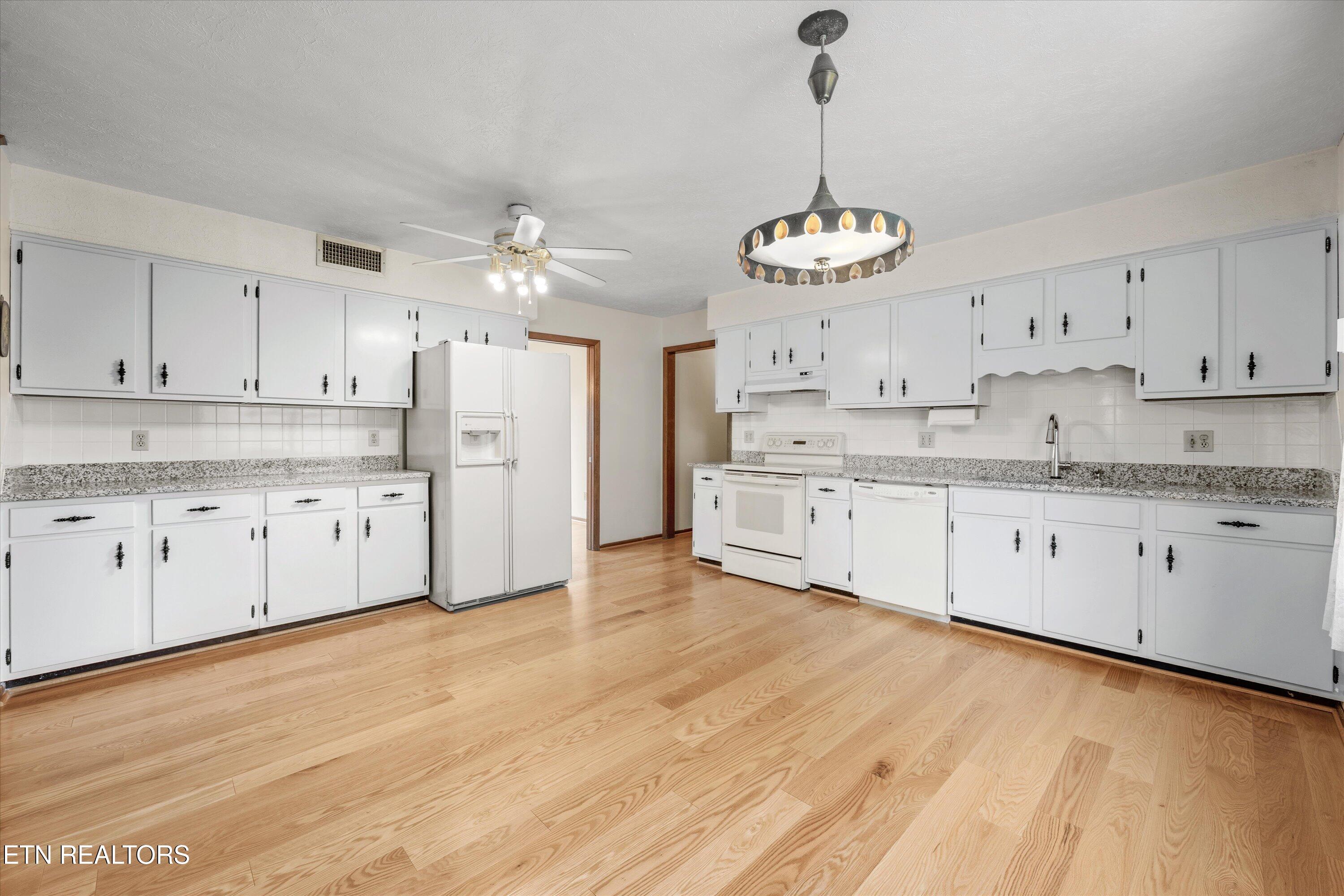 600 Fernwood Road Knoxville, TN 37923 - Photo 16 of 46 Kitchen