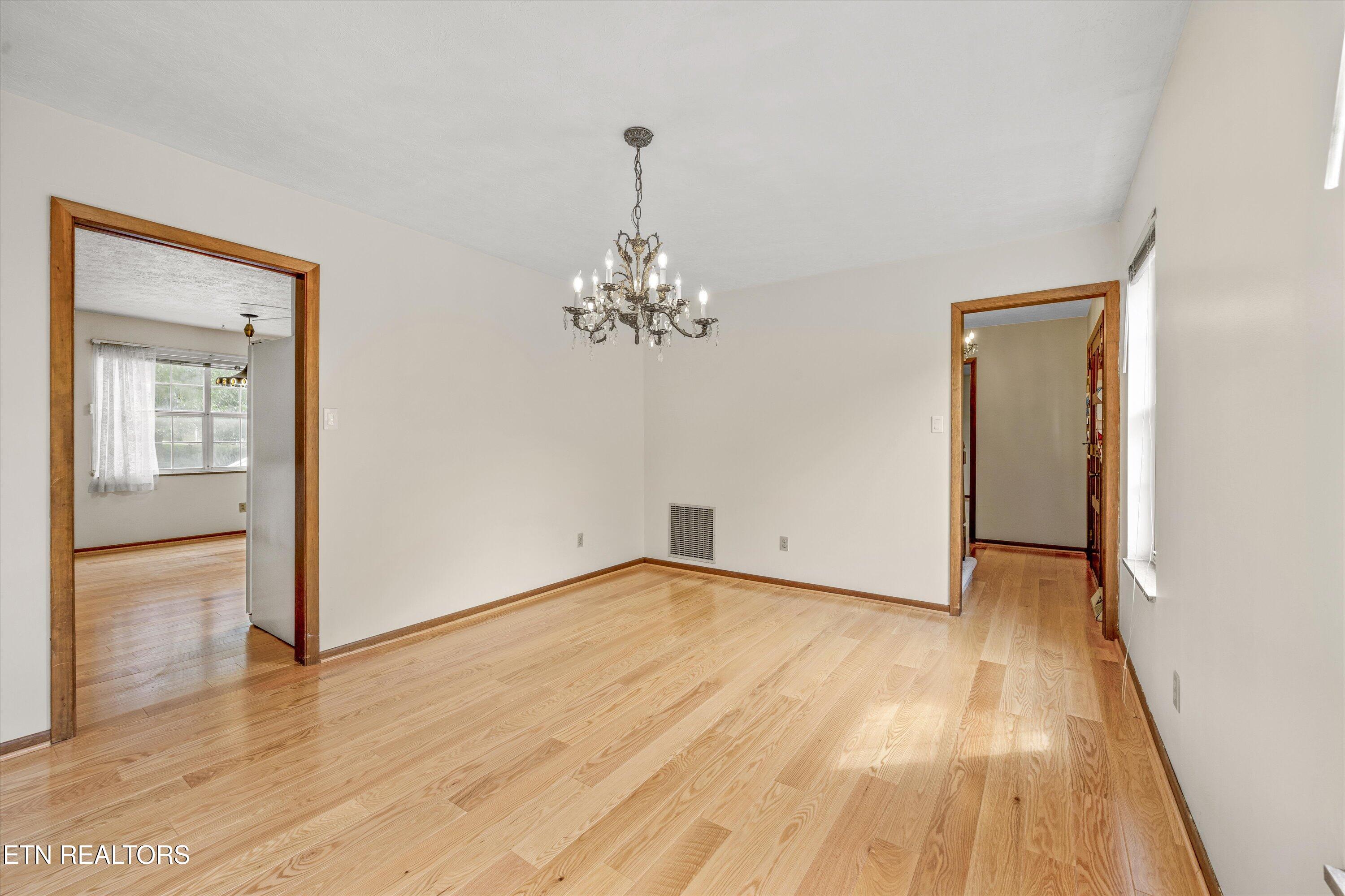 600 Fernwood Road Knoxville, TN 37923 - Photo 19 of 46 Dining Room