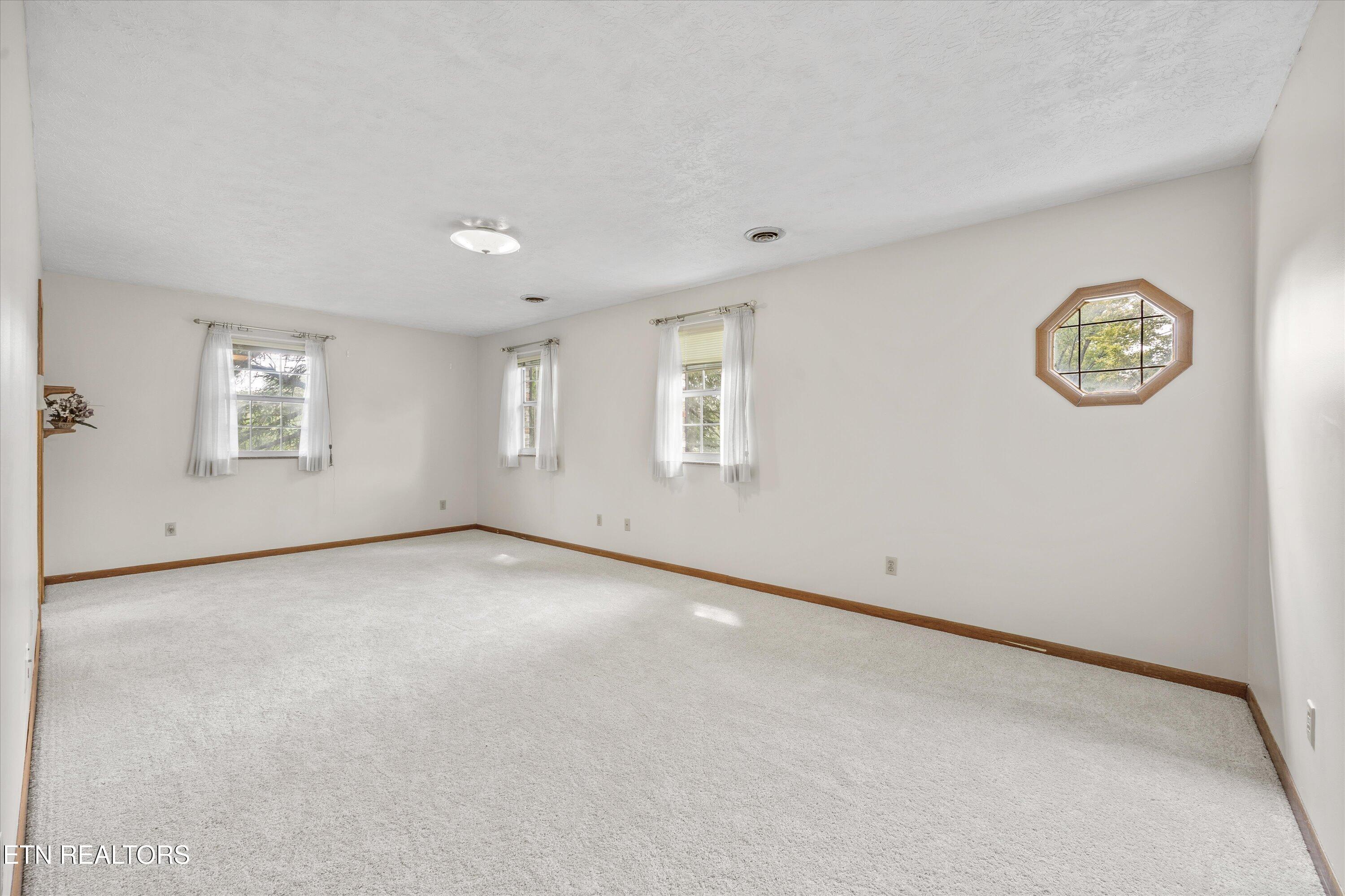 600 Fernwood Road Knoxville, TN 37923 - Photo 23 of 46 Primary Bedroom