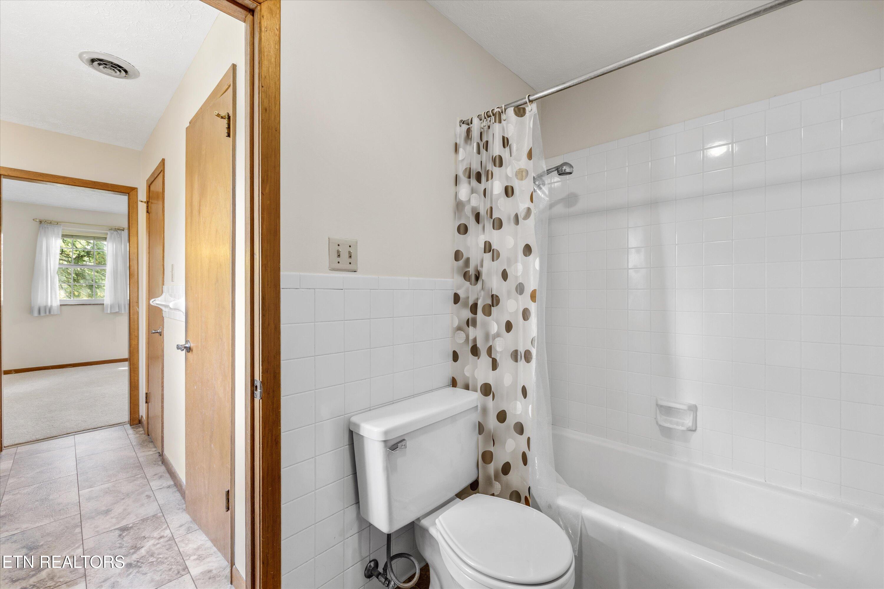 600 Fernwood Road Knoxville, TN 37923 - Photo 28 of 46 Primary Bathroom