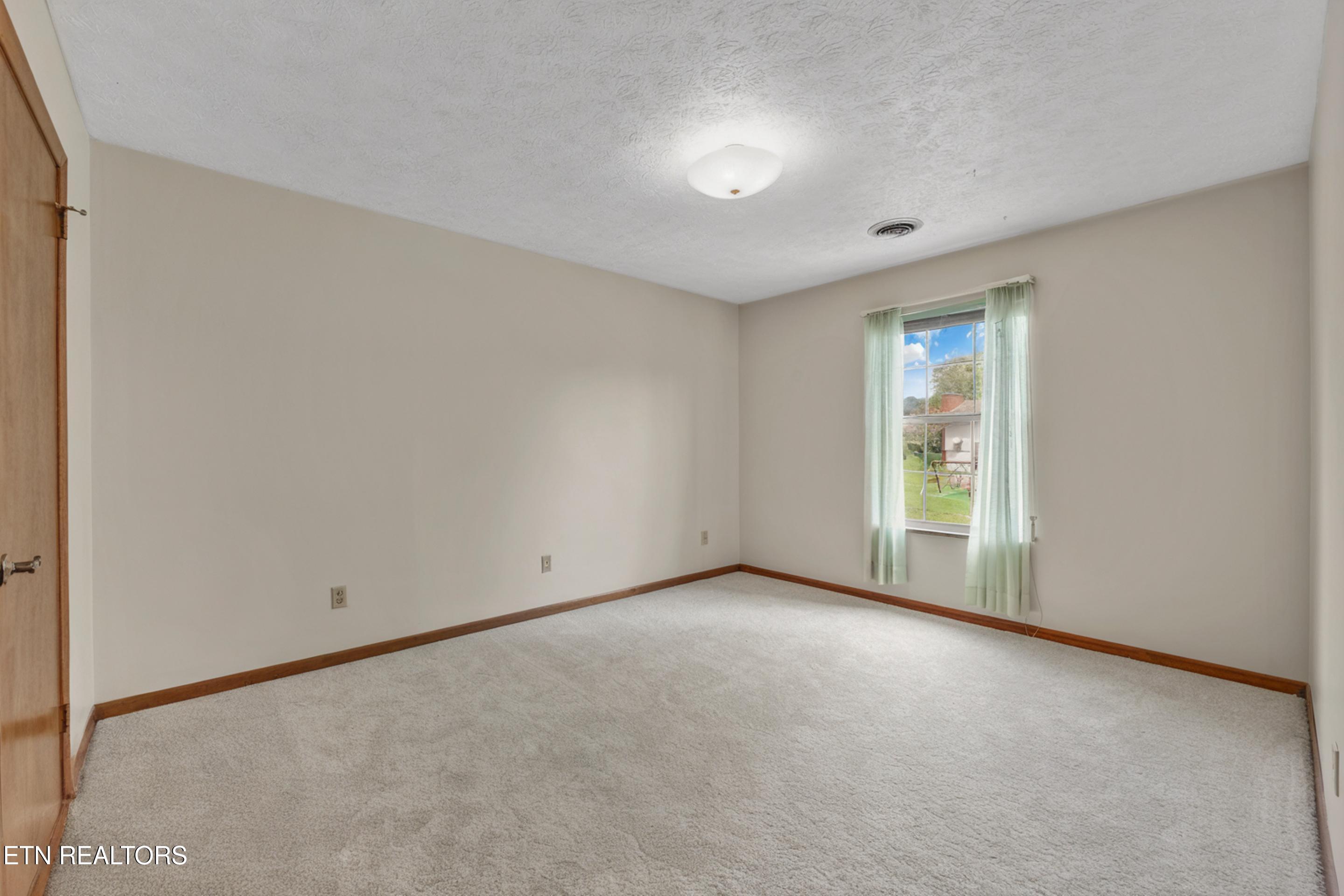 600 Fernwood Road Knoxville, TN 37923 - Photo 35 of 46 Bedroom 4