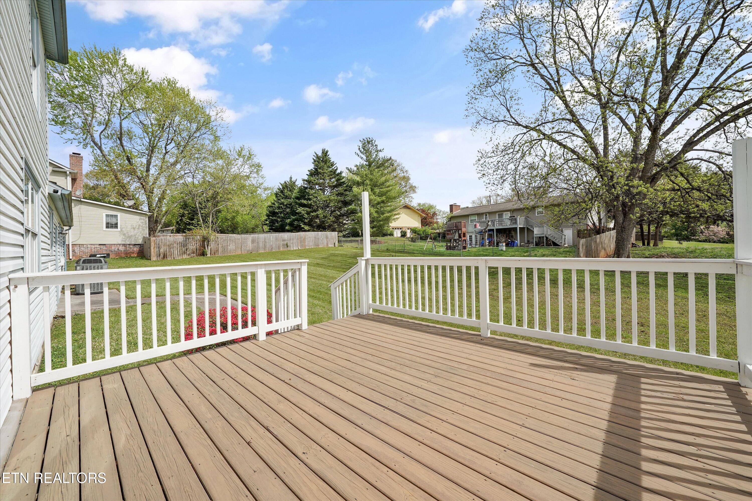 600 Fernwood Road Knoxville, TN 37923 - Photo 36 of 46 Back Deck
