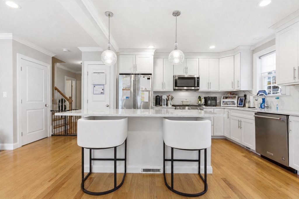 7 Spring Court, Unit A Woburn, MA 01801 - Photo 5 of 40