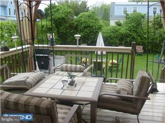 325 Rutledge Avenue Folsom, PA 19033 - Photo 4 of 11 Deck