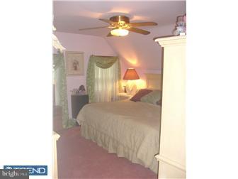 325 Rutledge Avenue Folsom, PA 19033 - Photo 5 of 11 Bedroom - Main