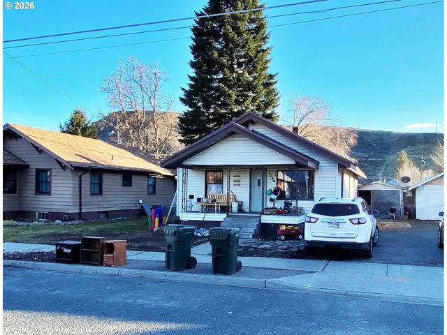 $259,900 | 1235 Valley Avenue, Baker City, OR 97814