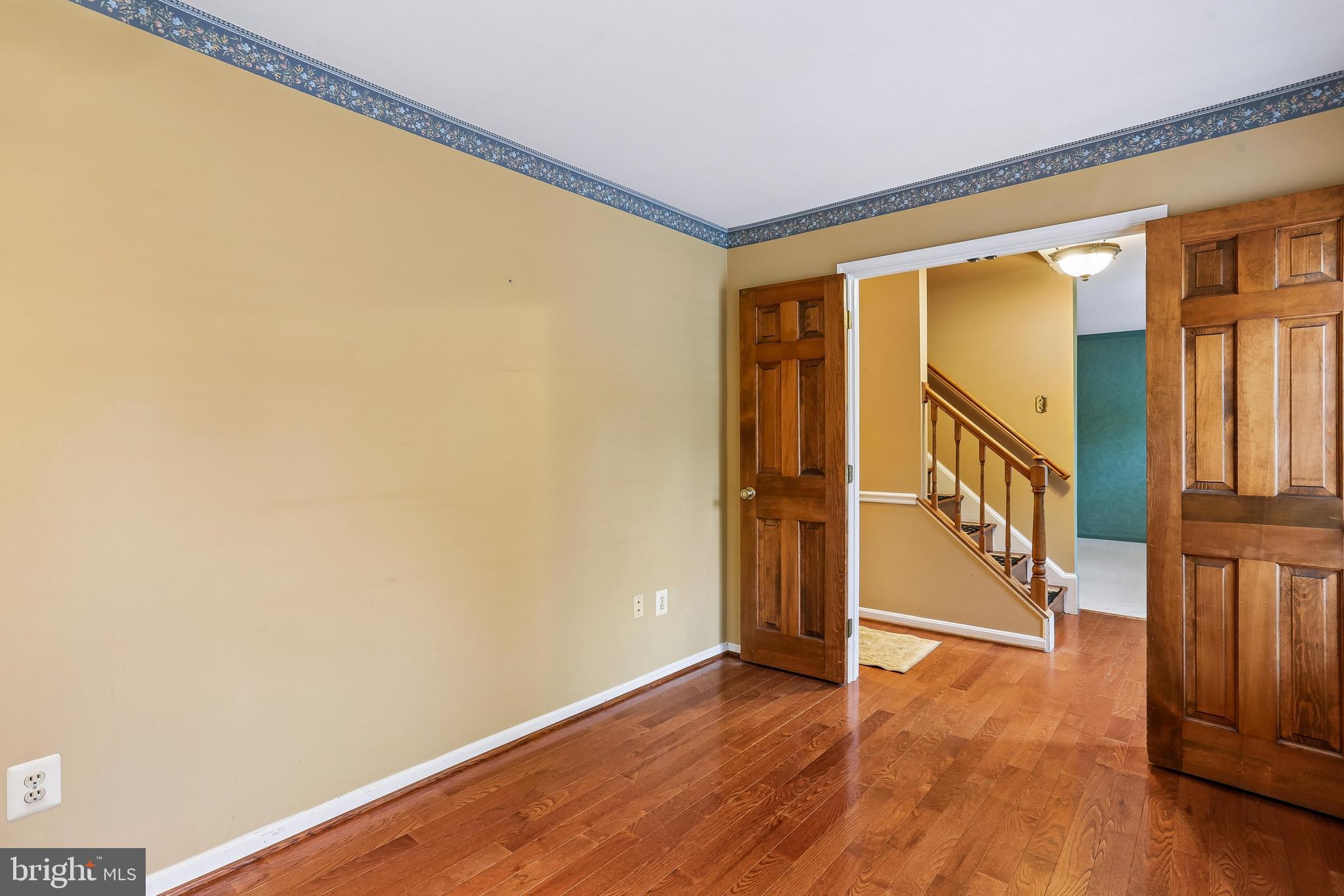 110 Summit Hall Road Gaithersburg, MD 20877 - Photo 6 of 85 Main level office w/solid wood doors