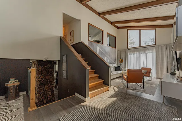 $397,000 | 2501 Yorktown Drive, Bloomington, IL 61704